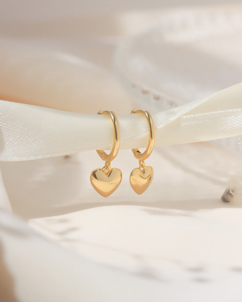 375k outlet Gold Heart Earrings.